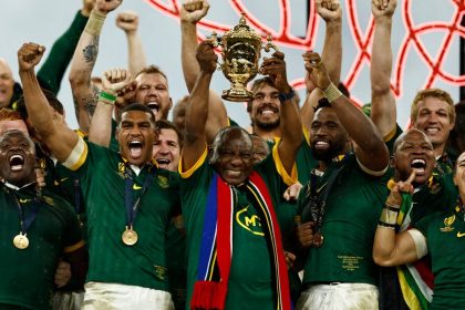 SA rugby team with Ramaphosa